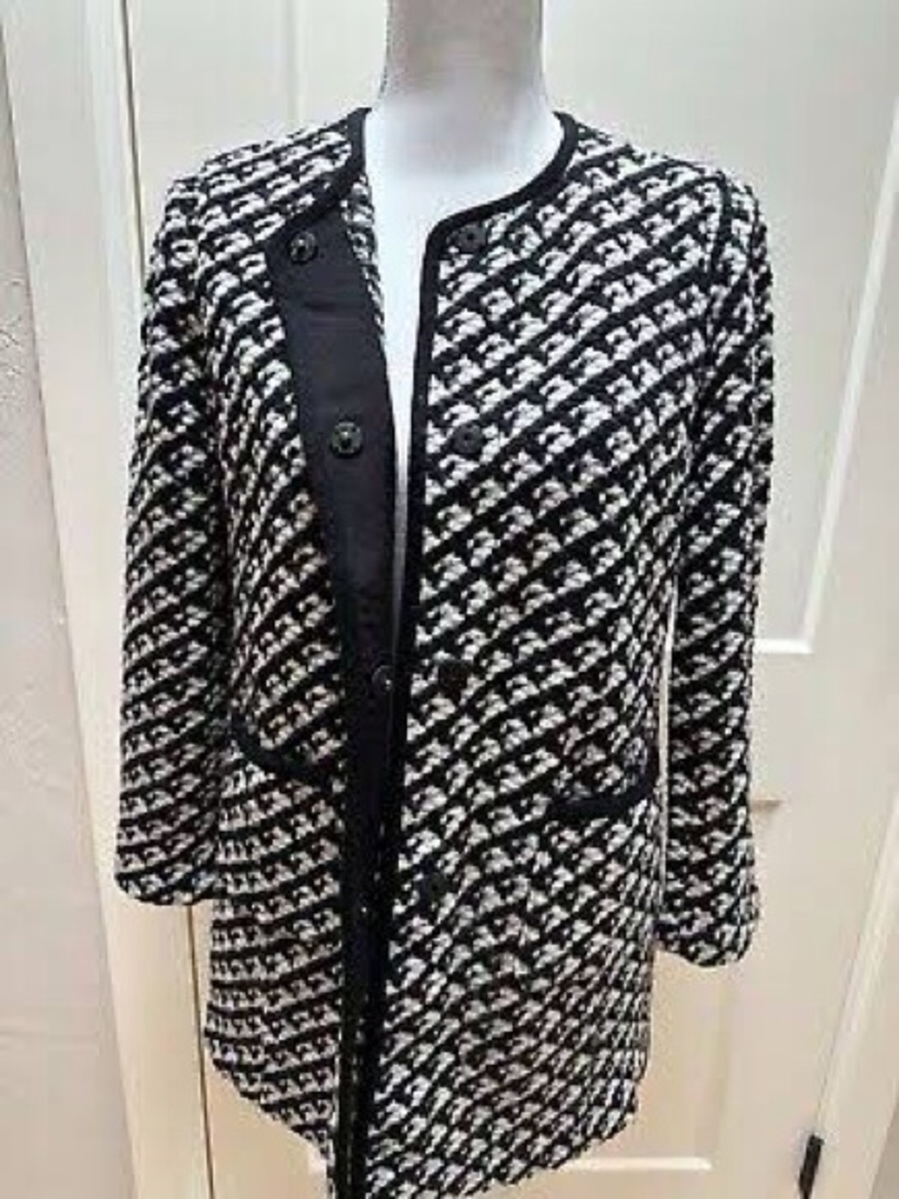 TALBOTS BLACK AND WHITE WOOL BLEND SWEATER JACKET- SIZE 3X PETITE